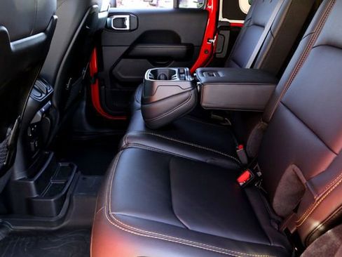 Used 2025 Jeep Wrangler Sahara w/ Technology Group image 21