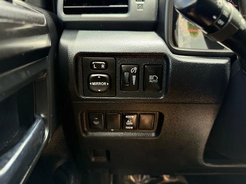 Used 2020 Toyota 4Runner Venture image 31