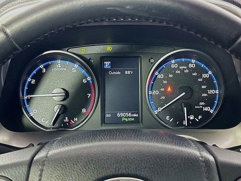 Used 2018 Toyota RAV4 XLE AWD/4WD image 13