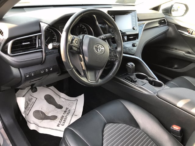 Used 2024 Toyota Camry SE FWD image 3
