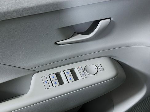 Used 2024 Hyundai Kona SEL image 15