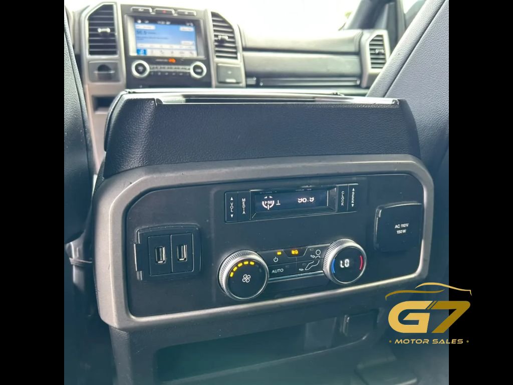 Used 2018 Ford Expedition XLT w/ Equipment Group 202A RWD image 29