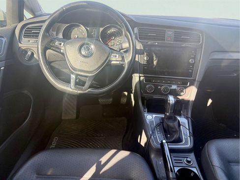 Used 2018 Volkswagen Golf SE FWD image 12