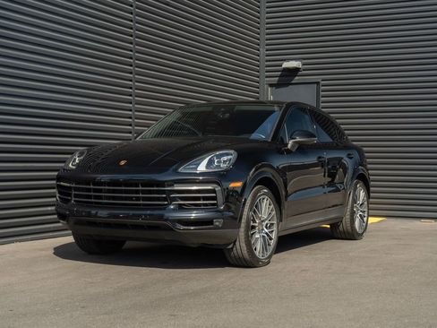 Certified 2022 Porsche Cayenne Platinum Edition AWD/4WD image 1