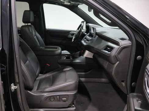 Used 2021 Chevrolet Suburban Z71 w/ Z71 Signature Package AWD/4WD image 28