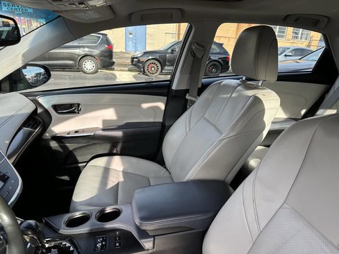 Used 2013 Toyota Avalon Limited image 38