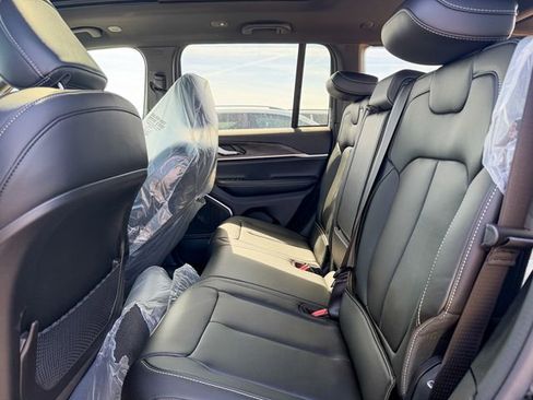 New 2026 Jeep Grand Cherokee Limited w/ Limited Altitude Package image 23