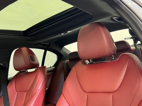 Used 2025 BMW M340i w/ Parking Assistance Package image 15