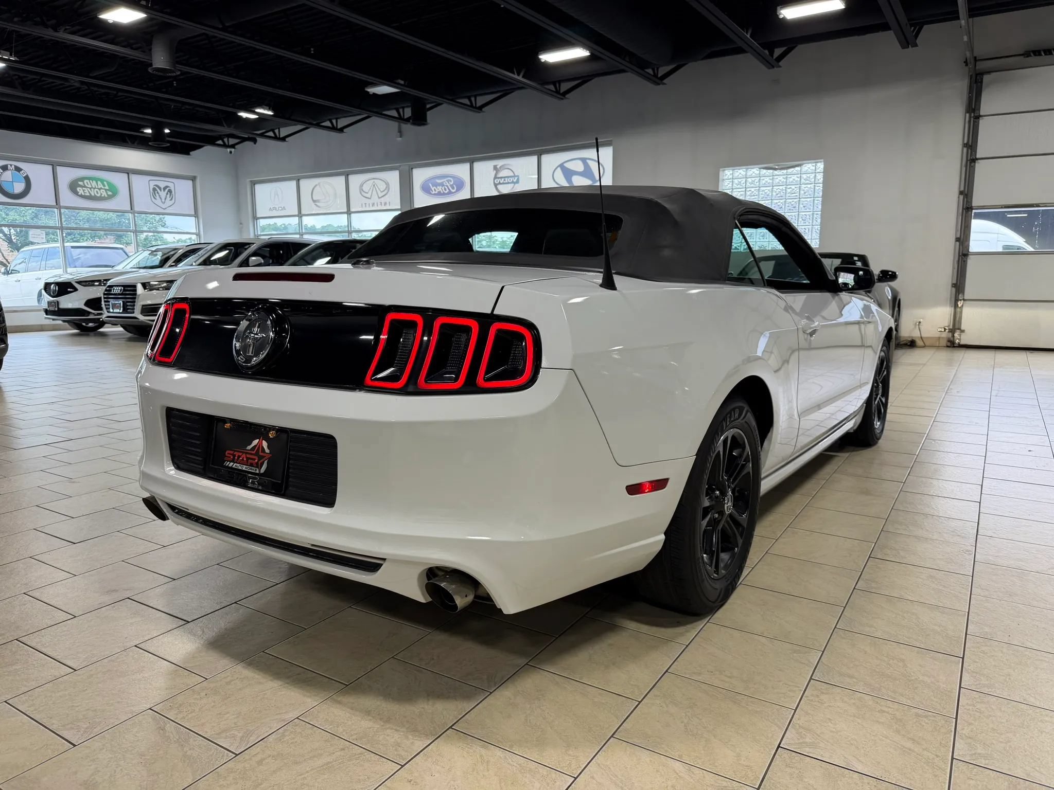 Used 2014 Ford Mustang Premium RWD image 9
