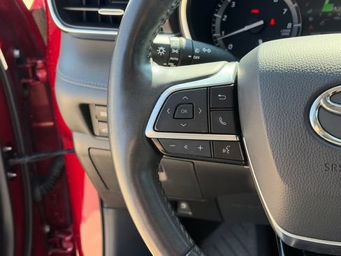 Used 2021 Toyota Highlander Limited FWD image 21