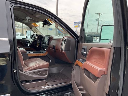 Used 2017 Chevrolet Silverado 3500 High Country w/ Duramax Plus Package image 30