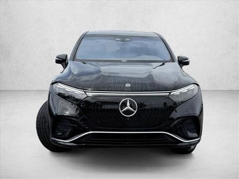 Used 2023 Mercedes-Benz EQS 580 4MATIC SUV image 2
