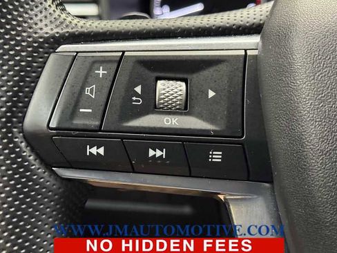 Used 2024 Mitsubishi Outlander SE image 37