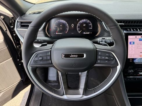 New 2025 Jeep Grand Cherokee Limited w/ Black Appearance Package image 7