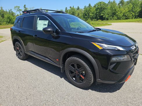 New 2026 Nissan Rogue SV AWD/4WD image 9