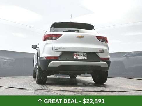 Used 2025 Chevrolet TrailBlazer LT w/ Driver Confidence Package image 57