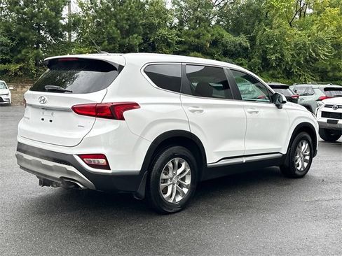 Used 2019 Hyundai Santa Fe SE image 4