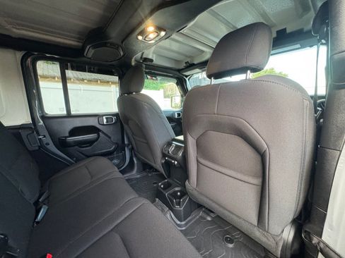 Used 2023 Jeep Wrangler 4WD High Altitude image 43