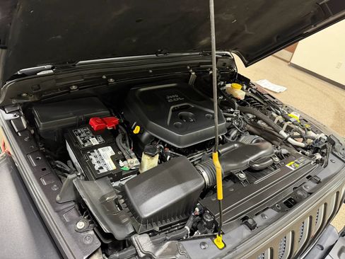 Used 2020 Jeep Wrangler Unlimited Sahara w/ Uconnect 4C Nav & Sound Group AWD/4WD image 61
