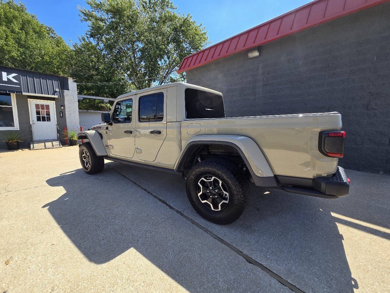 Used 2020 Jeep Gladiator Rubicon AWD/4WD image 9