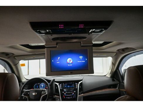 Used 2020 Cadillac Escalade Luxury image 31