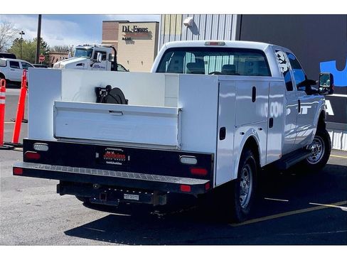 Used 2015 Ford F250 XL w/ Power Equipment Group AWD/4WD image 14