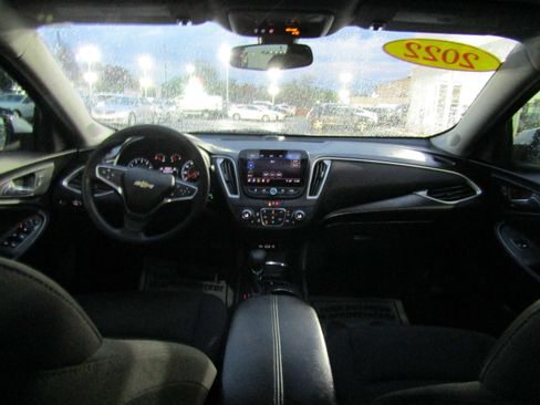 Used 2022 Chevrolet Malibu LT FWD image 23