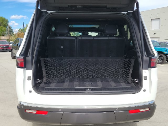 Used 2022 Jeep Wagoneer Series II w/ Premium Group I AWD/4WD image 18