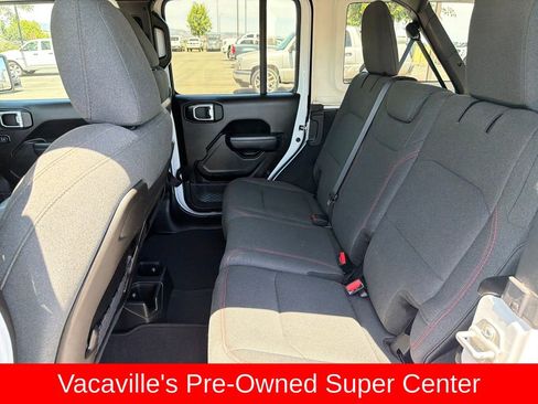 Used 2025 Jeep Wrangler Unlimited Rubicon AWD/4WD image 24