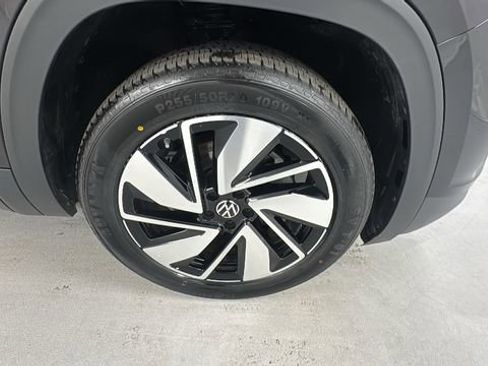 Used 2025 Volkswagen Atlas SE AWD/4WD image 9