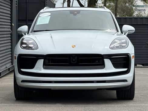 Certified 2023 Porsche Macan image 11