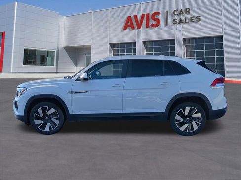 Used 2024 Volkswagen Atlas Cross Sport SE image 2