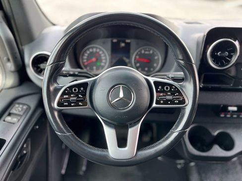 Used 2024 Mercedes-Benz Sprinter 2500 image 13