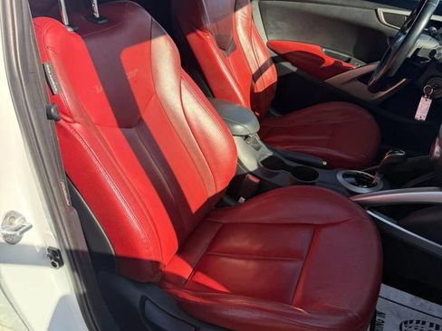 Used 2015 Hyundai Veloster RE:FLEX Edition FWD image 11