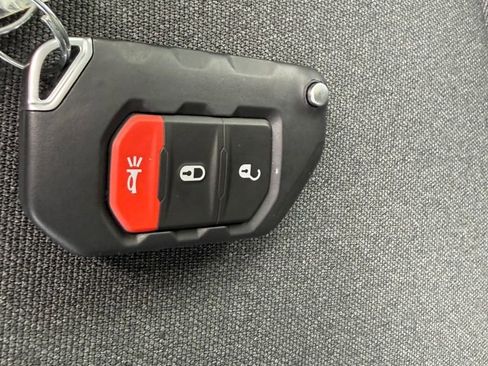 New 2026 Jeep Gladiator Sport image 30