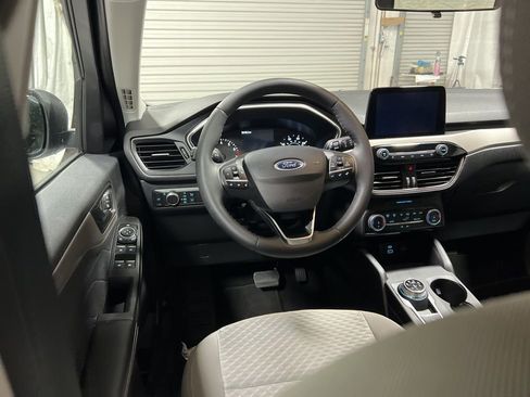 Used 2022 Ford Escape SE w/ Convenience Package image 17