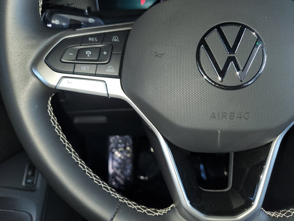 Used 2026 Volkswagen Tiguan SE FWD image 24
