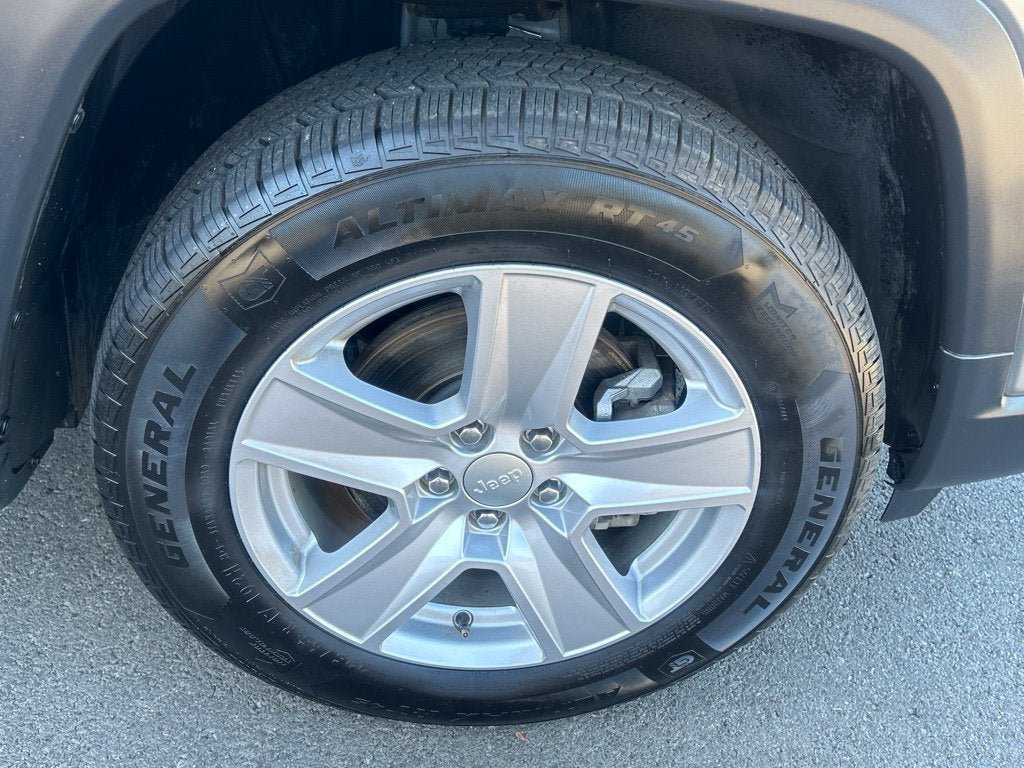 Used 2022 Jeep Compass Latitude AWD/4WD image 31
