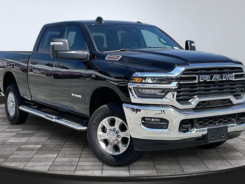 Used 2025 RAM 2500 Big Horn AWD/4WD image 36
