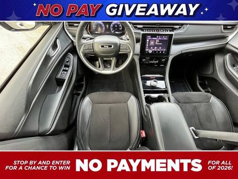 Used 2023 Jeep Grand Cherokee Altitude image 25