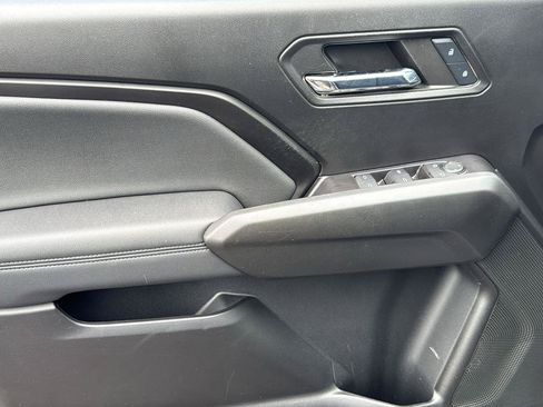 Used 2024 Chevrolet Colorado LT w/ LT Convenience Package RWD image 8