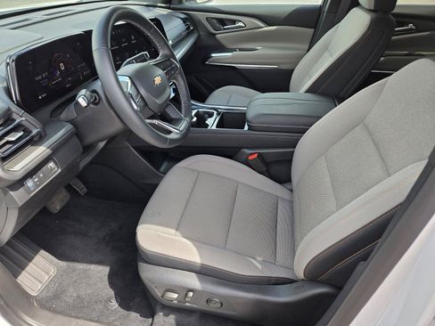 Used 2026 Chevrolet Traverse LT FWD image 15