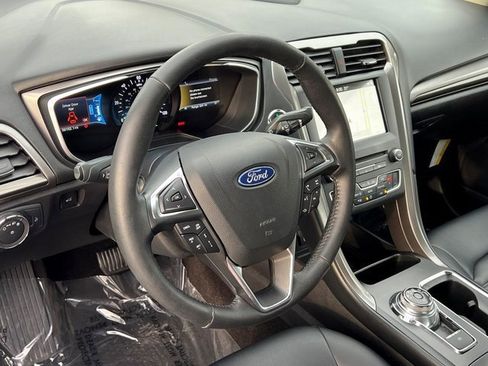 Used 2019 Ford Fusion SEL image 20