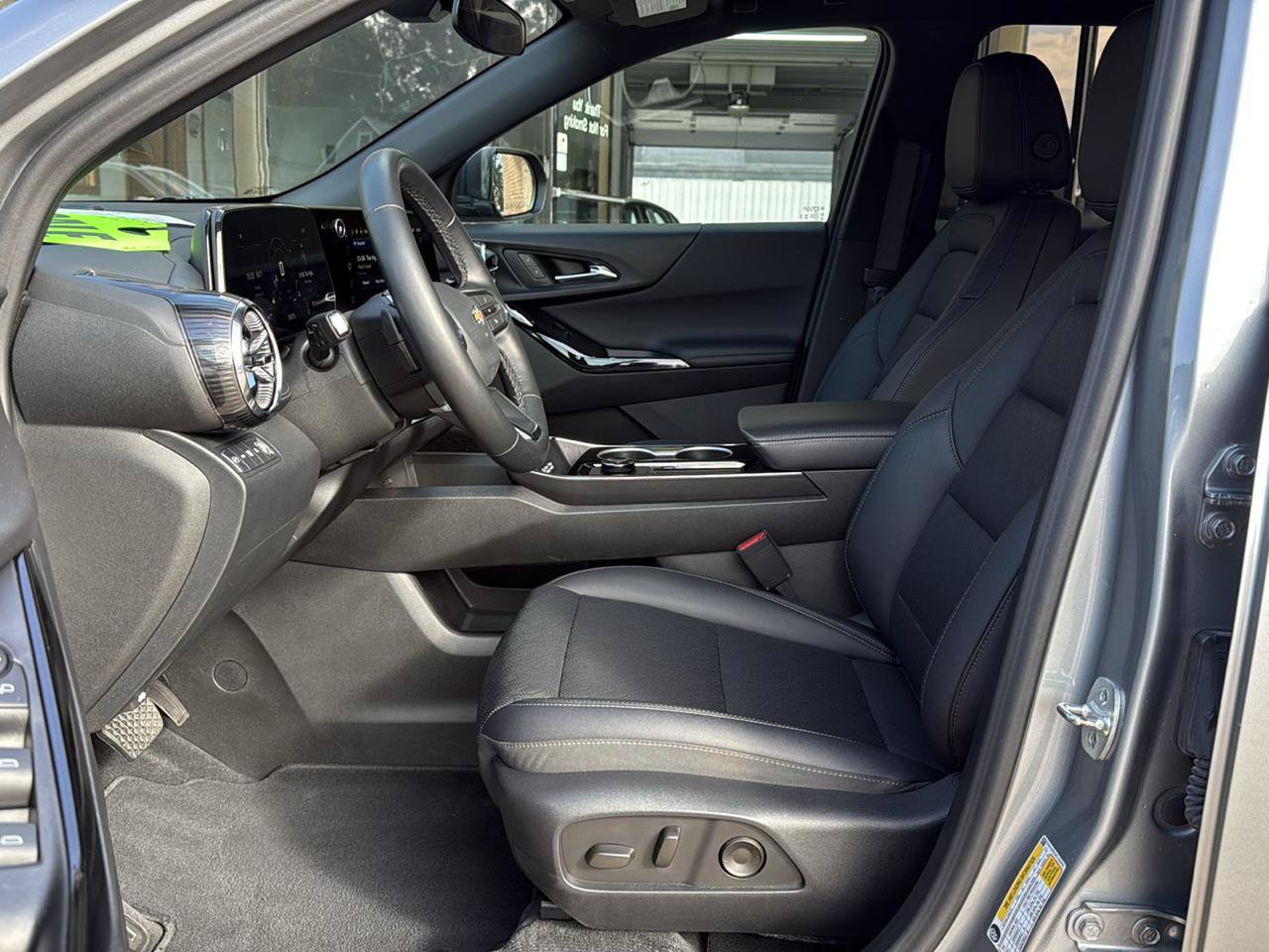 Used 2026 Chevrolet Equinox LT w/ Convenience Package II AWD/4WD image 8
