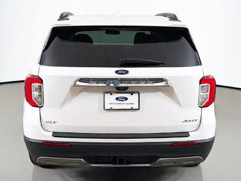 Used 2023 Ford Explorer XLT w/ Equipment Group 202A AWD/4WD image 17