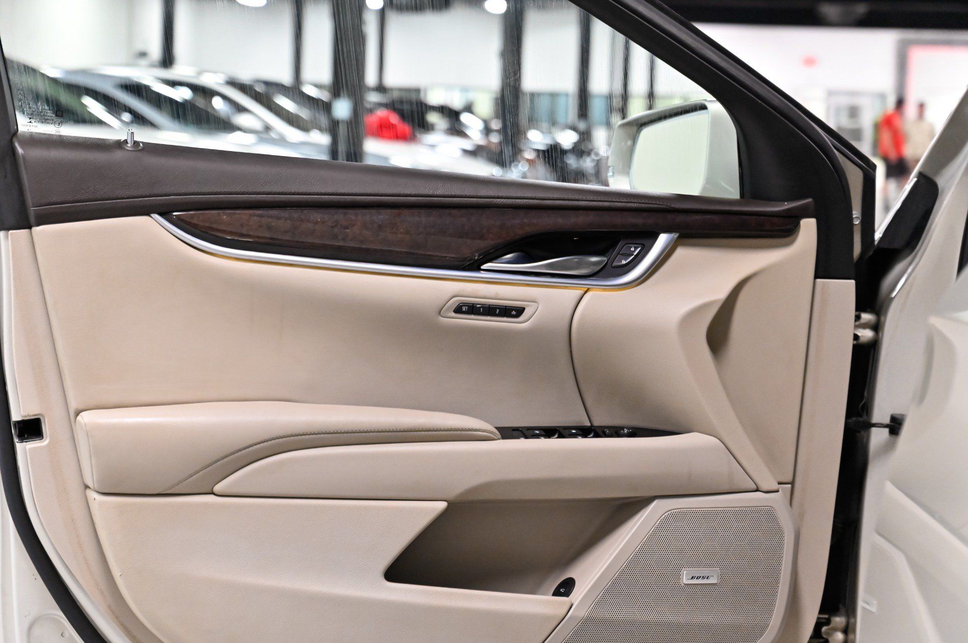Used 2015 Cadillac XTS Luxury w/ Driver Awareness Package AWD/4WD image 6