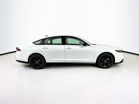 Used 2025 Honda Accord SE image 10