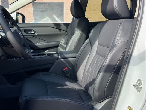 New 2026 Nissan Rogue Platinum w/ Platinum Premium Package image 16