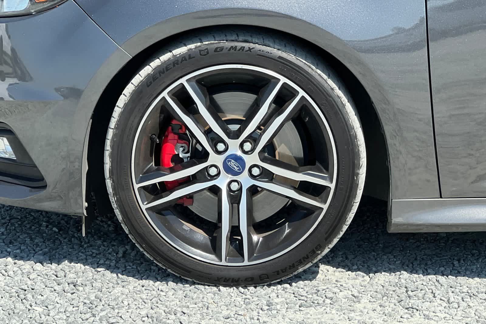 Used 2017 Ford Focus ST FWD image 12