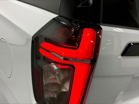 Used 2023 Chevrolet Suburban Z71 w/ Luxury Package image 40